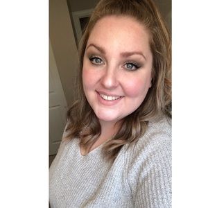 Meet your Posher, Elyse